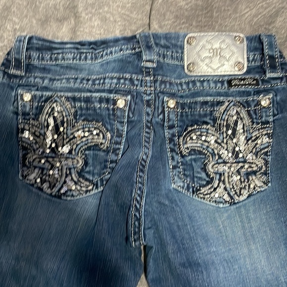 Miss me jeans, good condition size 28 with a 31 inseam - Picture 2 of 7